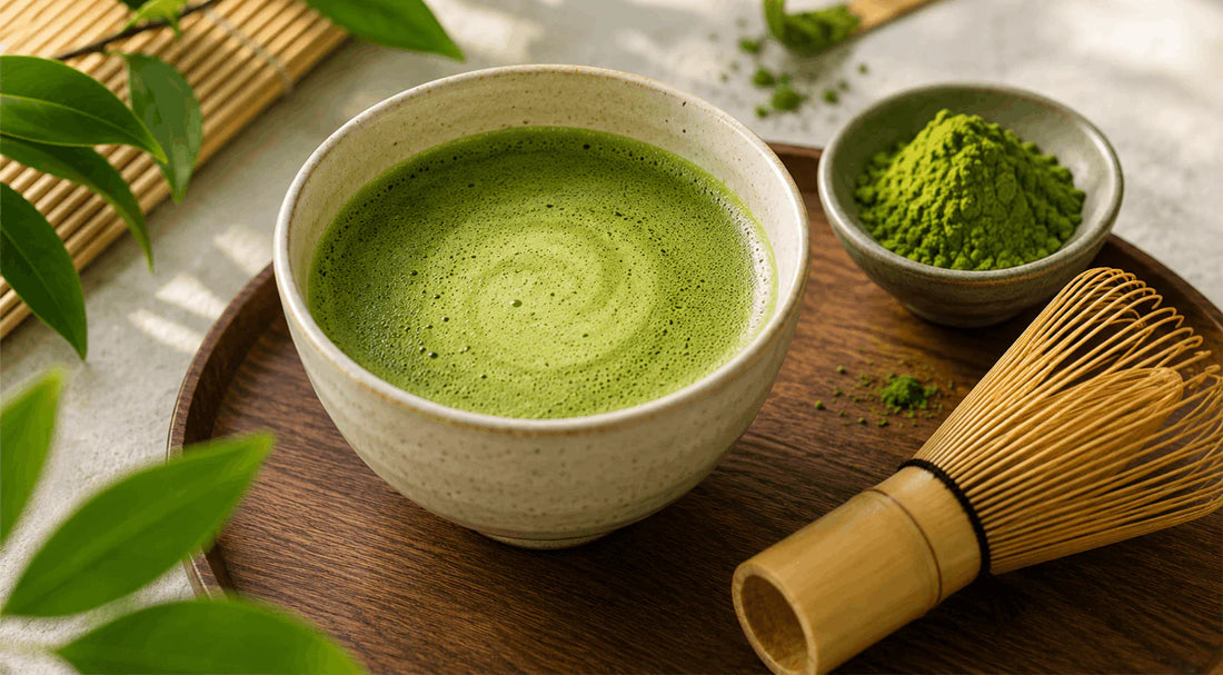 Matcha Tee einfach erklärt – Wirkung, Zubereitung & warum Matcha aktuell im Trend ist 🍵